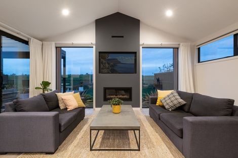 Photo of property in 28 Selliera Place, Papamoa Beach, Papamoa, 3118