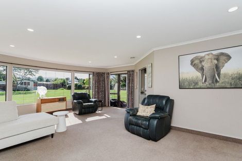 Photo of property in 10 Victoria Avenue, Dannevirke, 4930