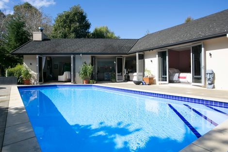 Photo of property in 5 Cameron Drive, Acacia Bay, Taupo, 3385