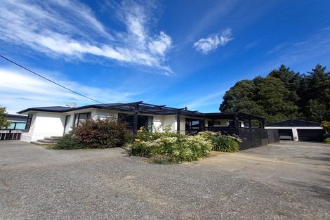 Photo of property in 61 Half Mile Road, Tuatapere, 9620