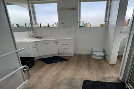 Photo of property in 17 Edgeworth Road, Glenfield, Auckland, 0629