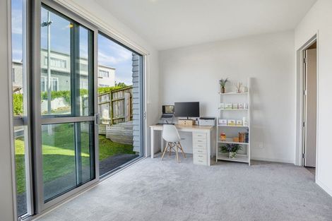 Photo of property in 4 Carex Way, Long Bay, Auckland, 0630