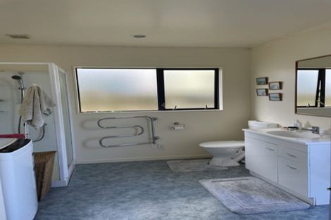 Photo of property in 4 Toru Street, Lyall Bay, Wellington, 6022