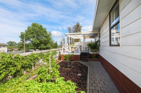 Photo of property in 2 Nyanza Street, Nawton, Hamilton, 3200