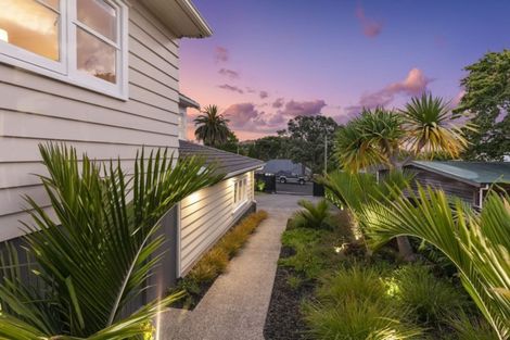 Photo of property in 28 Hanlon Crescent, Narrow Neck, Auckland, 0624