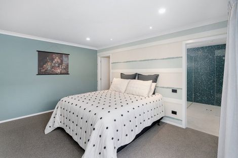 Photo of property in 15 Lady Jocelyn Place, Whitianga, 3510