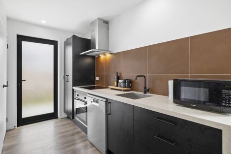 Photo of property in 6 Banks Street, Marfell, New Plymouth, 4310