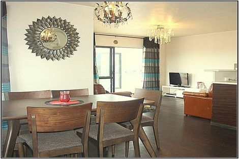 Photo of property in 363a Glenfield Road, Glenfield, Auckland, 0629