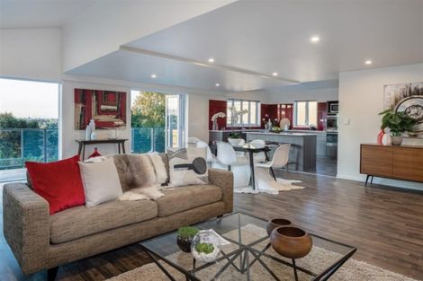 Photo of property in 16 Ridge Road, Waiake, Auckland, 0630