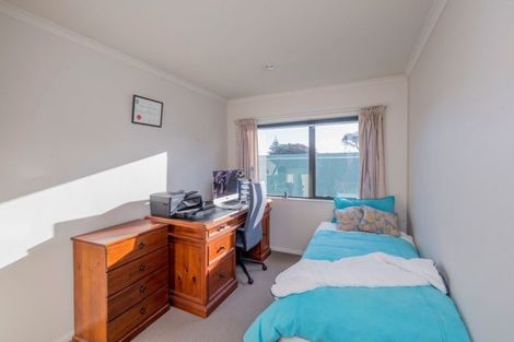 Photo of property in Te Kakariki Apartments, 3/8 Wellington Road, Paekakariki, 5034
