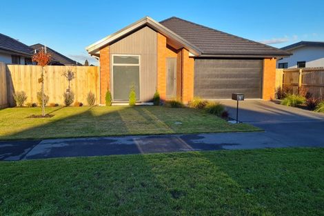 Photo of property in 32 Blakes Road, Belfast, Christchurch, 8051