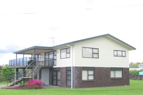 Photo of property in 3 Omokoroa Road, Omokoroa, 3114