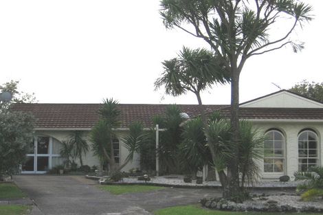 Photo of property in 12 Frank Evans Place, Henderson, Auckland, 0610
