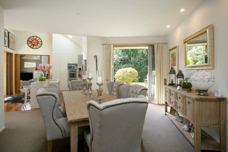 Photo of property in 5 Cameron Drive, Acacia Bay, Taupo, 3385