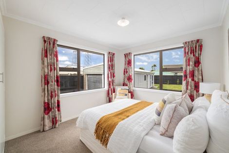 Photo of property in 33 Steele Street, Hornby, Christchurch, 8042