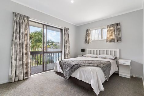 Photo of property in 64 Trias Road, Totara Vale, Auckland, 0629