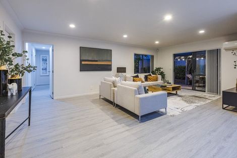 Photo of property in 12 Senator Drive, Manurewa, Auckland, 2105