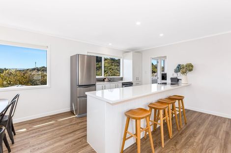 Photo of property in 11 Parkinson Close, Whitby, Porirua, 5024