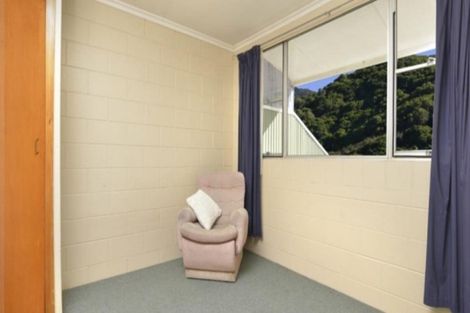 Photo of property in 2/1 Angle Street, Picton, 7220