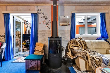 Photo of property in 20 Domett Street, Waitara, 4320