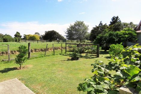 Photo of property in 54 Waihou Road, Levin, 5571