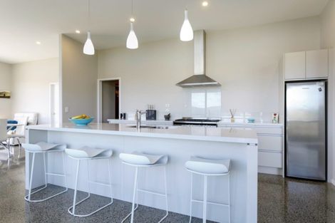 Photo of property in 32 Piro Place, Acacia Bay, Taupo, 3385