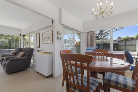 Photo of property in 10 Whiteacres Drive, Sunnyhills, Auckland, 2010