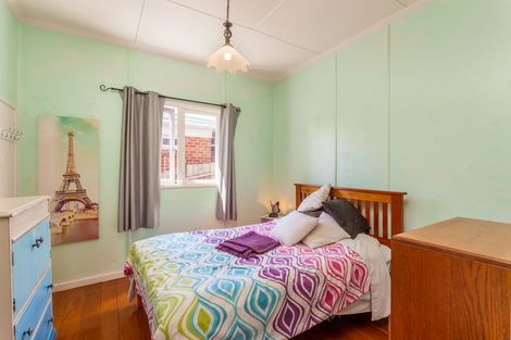 Photo of property in 14 Eastglen Road, Glen Eden, Auckland, 0602