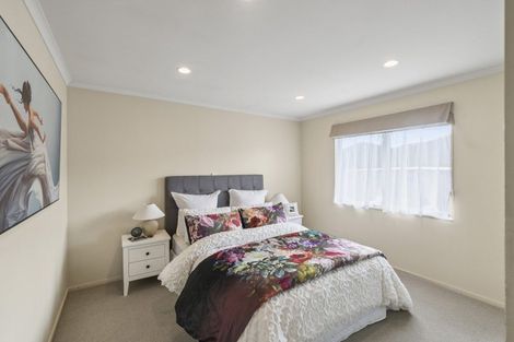 Photo of property in 14 Carisbrook Crescent, Papakura, 2110