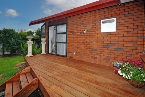 Photo of property in 2/288 Queen Street, Pukekohe, 2120