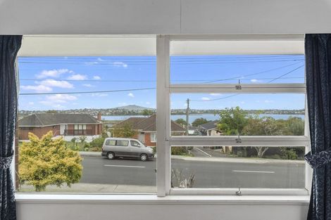 Photo of property in 100 Sylvan Avenue, Northcote, Auckland, 0627