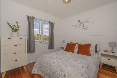 Photo of property in 4 Ocean Beach Road, Tairua, 3508