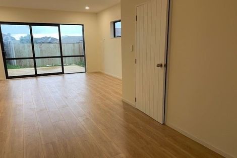 Photo of property in 10 Tapuwae Way, Mangere Bridge, Auckland, 2022