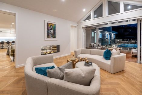 Photo of property in 15 Shelly Beach Parade, Cockle Bay, Auckland, 2014