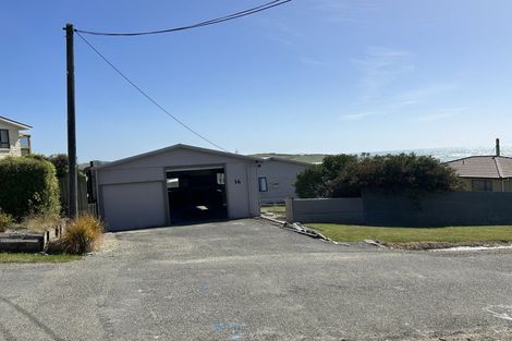 Photo of property in 16 Spiers Street, Kakanui, Oamaru, 9495