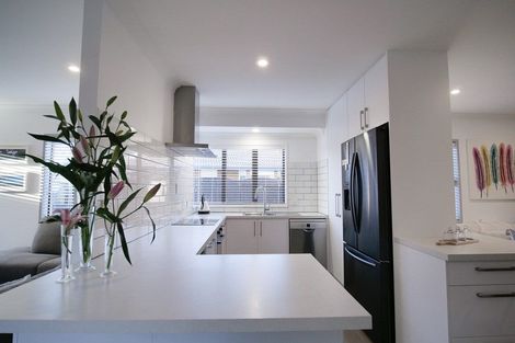 Photo of property in 25b Haven Grove, Papamoa Beach, Papamoa, 3118