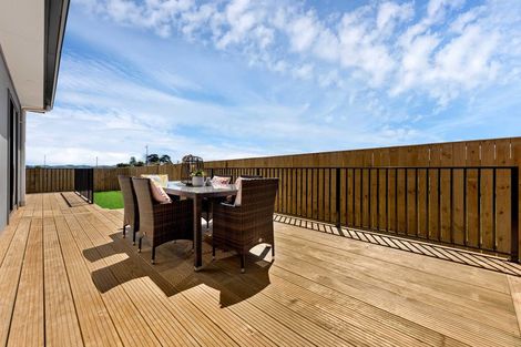 Photo of property in 27 Korowhiti Road, Clarks Beach, 2122