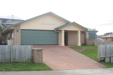 Photo of property in 2 Highgrove Drive, Grandview Heights, Hamilton, 3200