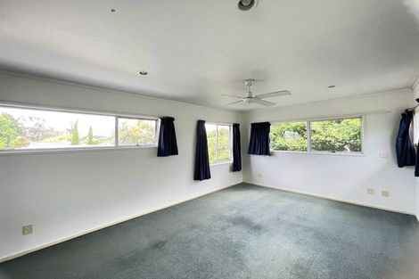 Photo of property in 1 Anakiwa Place, Milford, Auckland, 0620