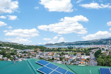 Photo of property in 49 Tio Tio Road, Miramar, Wellington, 6022