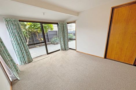 Photo of property in 2/61 Beachville Road, Redcliffs, Christchurch, 8081