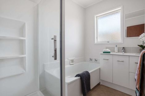 Photo of property in 1/52 Galsworthy Place, Bucklands Beach, Auckland, 2014