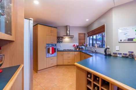 Photo of property in 90d Atkinson Road, Titirangi, Auckland, 0604
