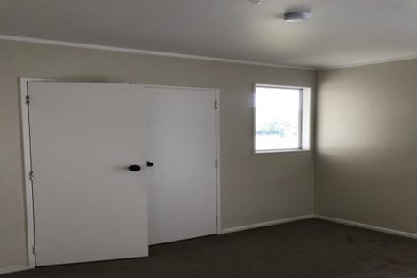 Photo of property in 63 Horokiwi Road West, Newlands, Wellington, 6037