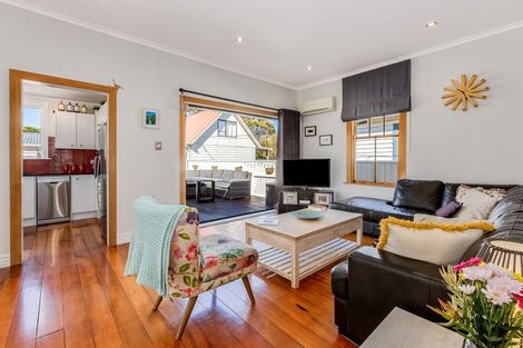 Photo of property in 24 Elizabeth Street, Moera, Lower Hutt, 5010