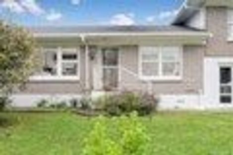 Photo of property in 2/771 Beach Road, Browns Bay, Auckland, 0630