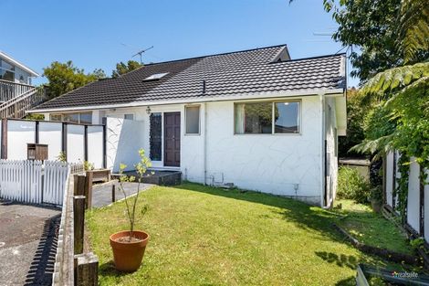 Photo of property in 32 Harbour View Road, Harbour View, Lower Hutt, 5010
