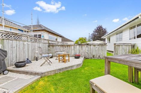 Photo of property in 54a Yeovil Road, Te Atatu Peninsula, Auckland, 0610