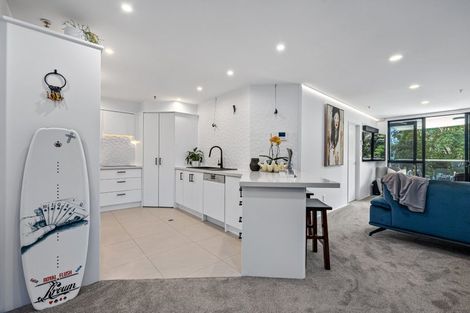 Photo of property in 1c/175 Hurstmere Road, Takapuna, Auckland, 0622