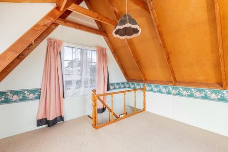 Photo of property in 17 Harbour View Road, Leigh, 0985